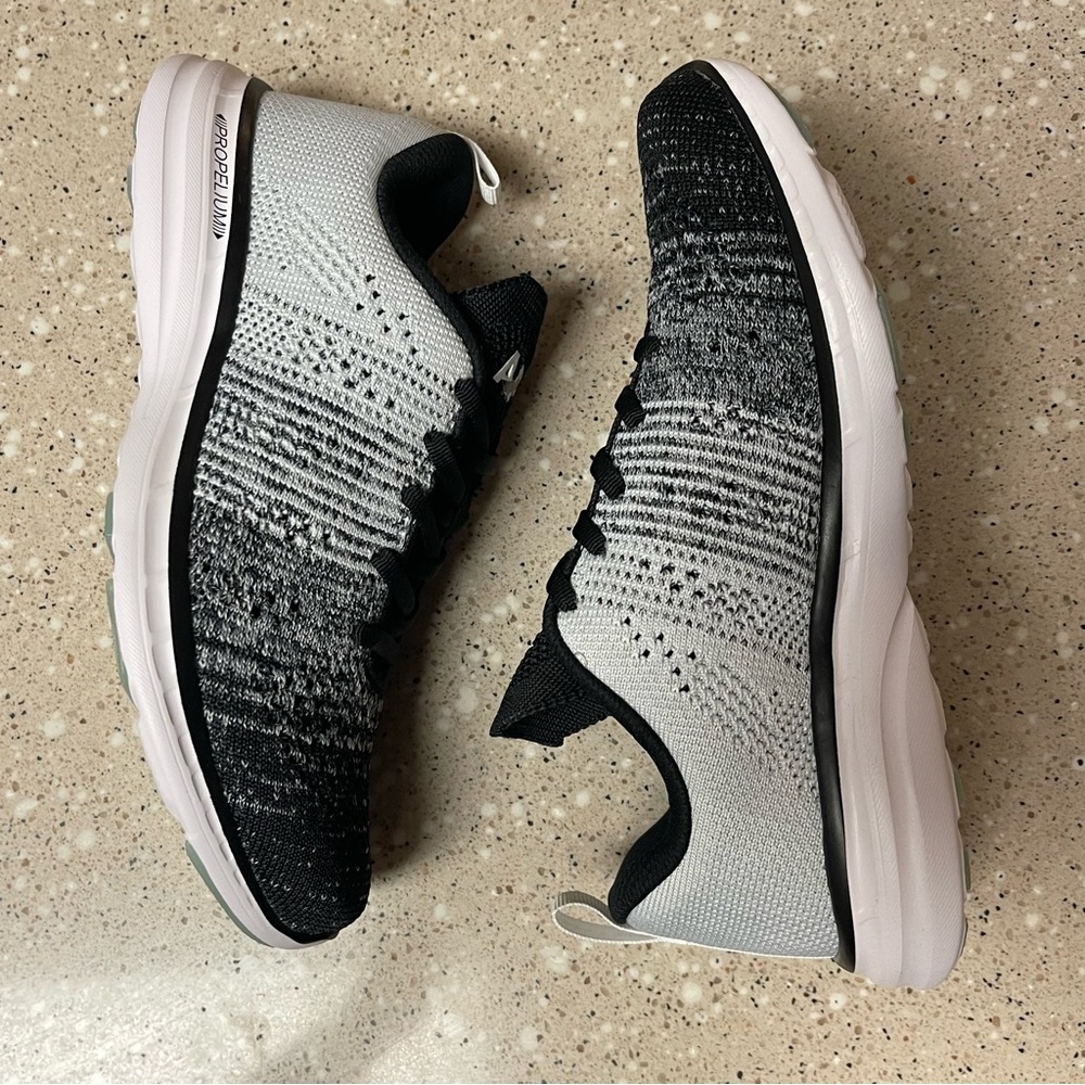 New In Box Women’s APL Athletic Propulsion Labs TechLoom Pro Size 7 Black/HtrGry